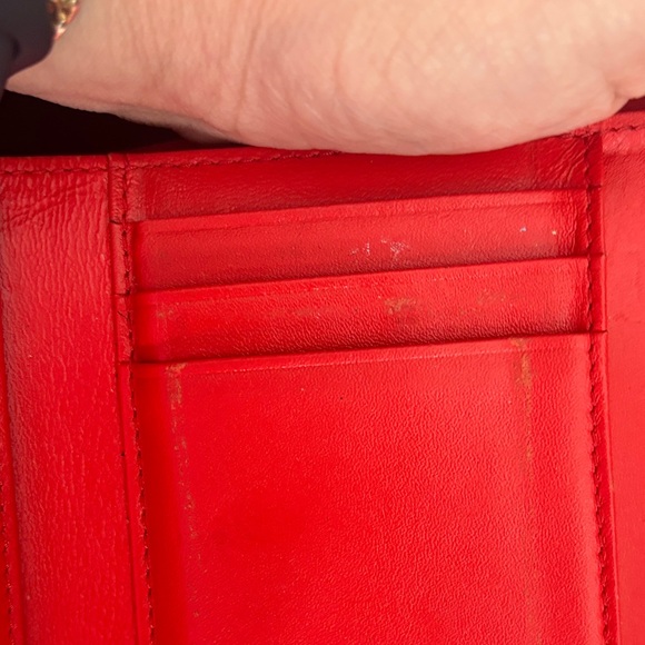 MCM limited edition, lion vintage Scarlet Wallet with charms color transfer - Picture 11 of 17